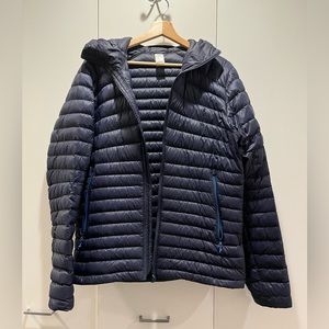 Decathlon Forclaz Men’s MT100 hooded down puffer jacket in navy